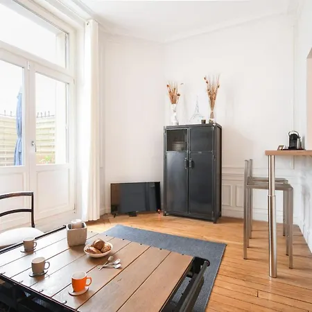 Guestready - Lovely Bright Flat With Private Patio * Parigi
