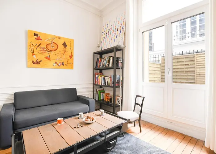 Guestready - Lovely Bright Flat With Private Patio Apartamento