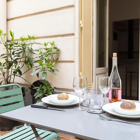 Apartman Guestready - Lovely Bright Flat With Private Patio Párizs